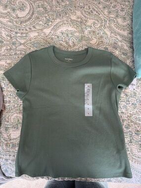 Old Navy Short Sleeve Crewneck Tee in Sage